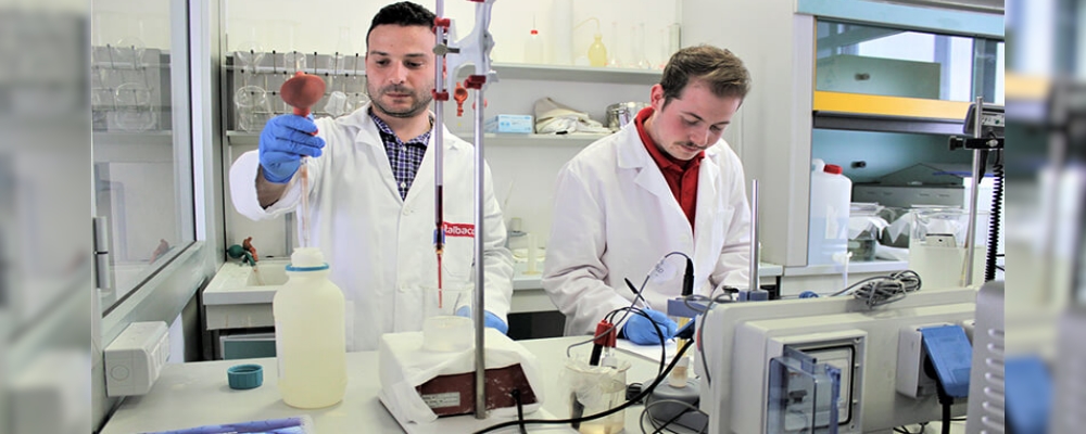 laboratorio chimico azienda calabrese specializzata nella lavorazione dell'alluminio