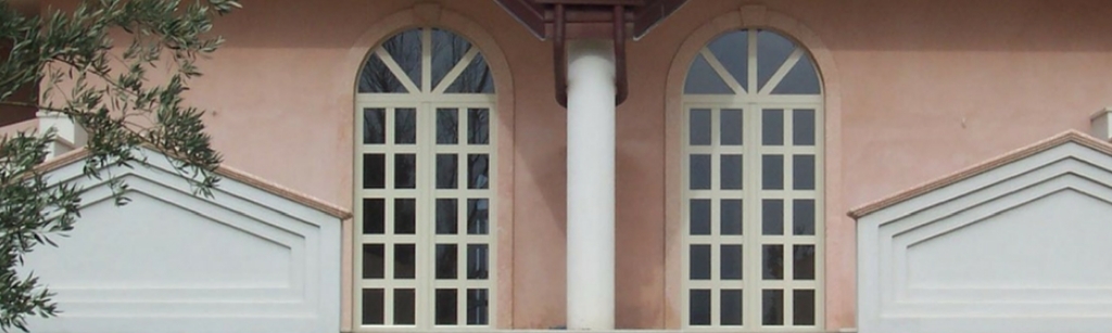 finestre ovali, ad arco, tonde e oblò